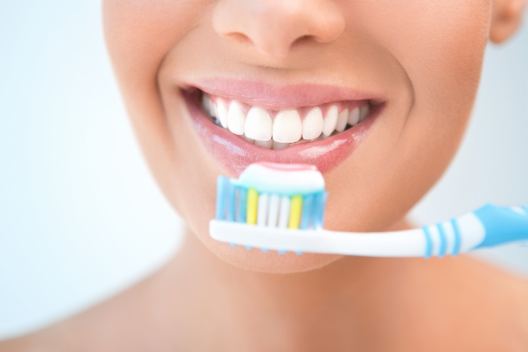 Per una corretta igiene orale: ecco ogni quanto cambiare lo spazzolino dei denti 