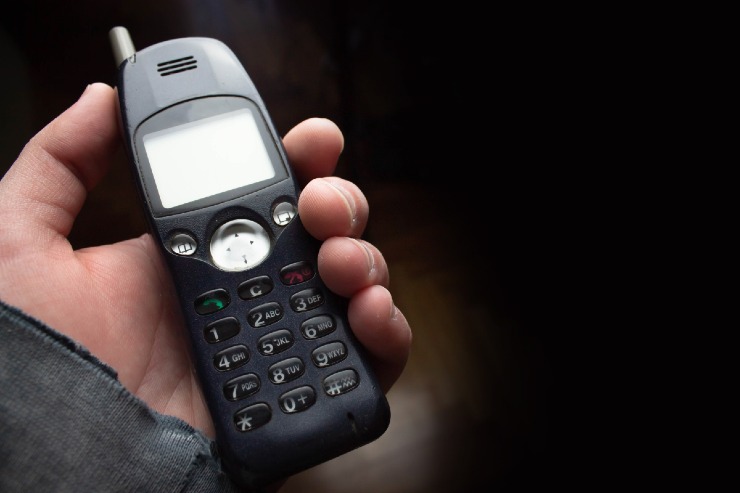 Oggi vale una fortuna, hai questo vecchio cellulare in casa?