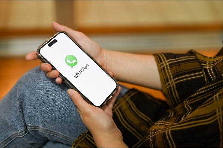 WhatsApp messaggi cancellati: i trucchi per leggervi